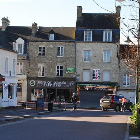 Gite De La Place De L'Eglise Sainte-Mere-Eglise Ngoại thất bức ảnh