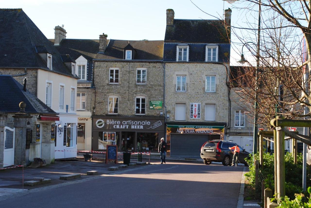Gite De La Place De L'Eglise Sainte-Mere-Eglise Ngoại thất bức ảnh