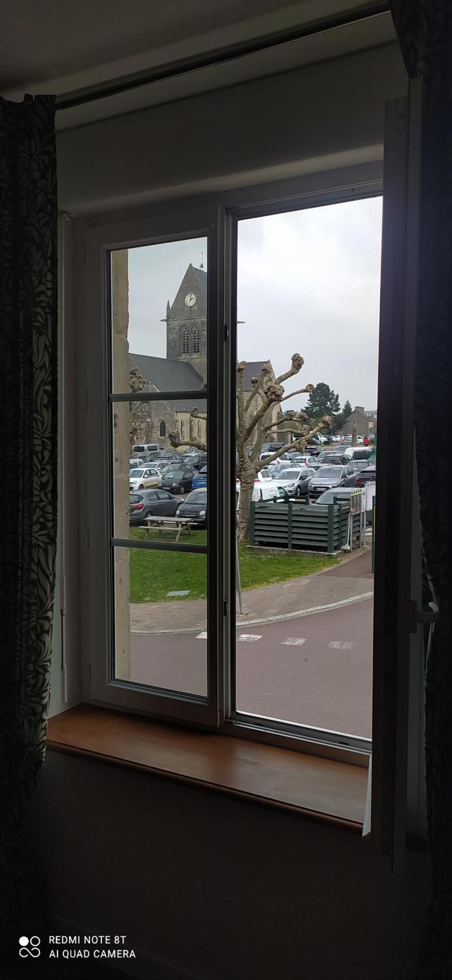 Gite De La Place De L'Eglise Sainte-Mere-Eglise Ngoại thất bức ảnh